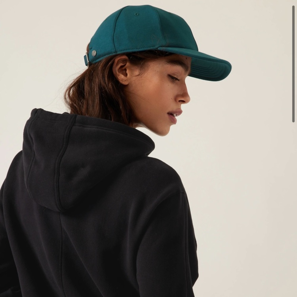 ⭕️SOLD⭕️ Athleta Triumph Kinetic Baseball Cap